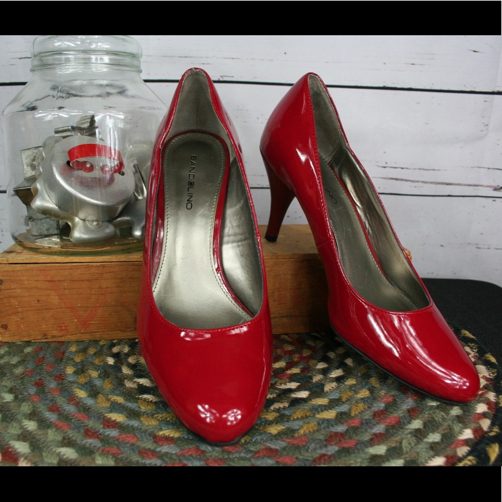 Red patent Bandolino heels in EUC!
